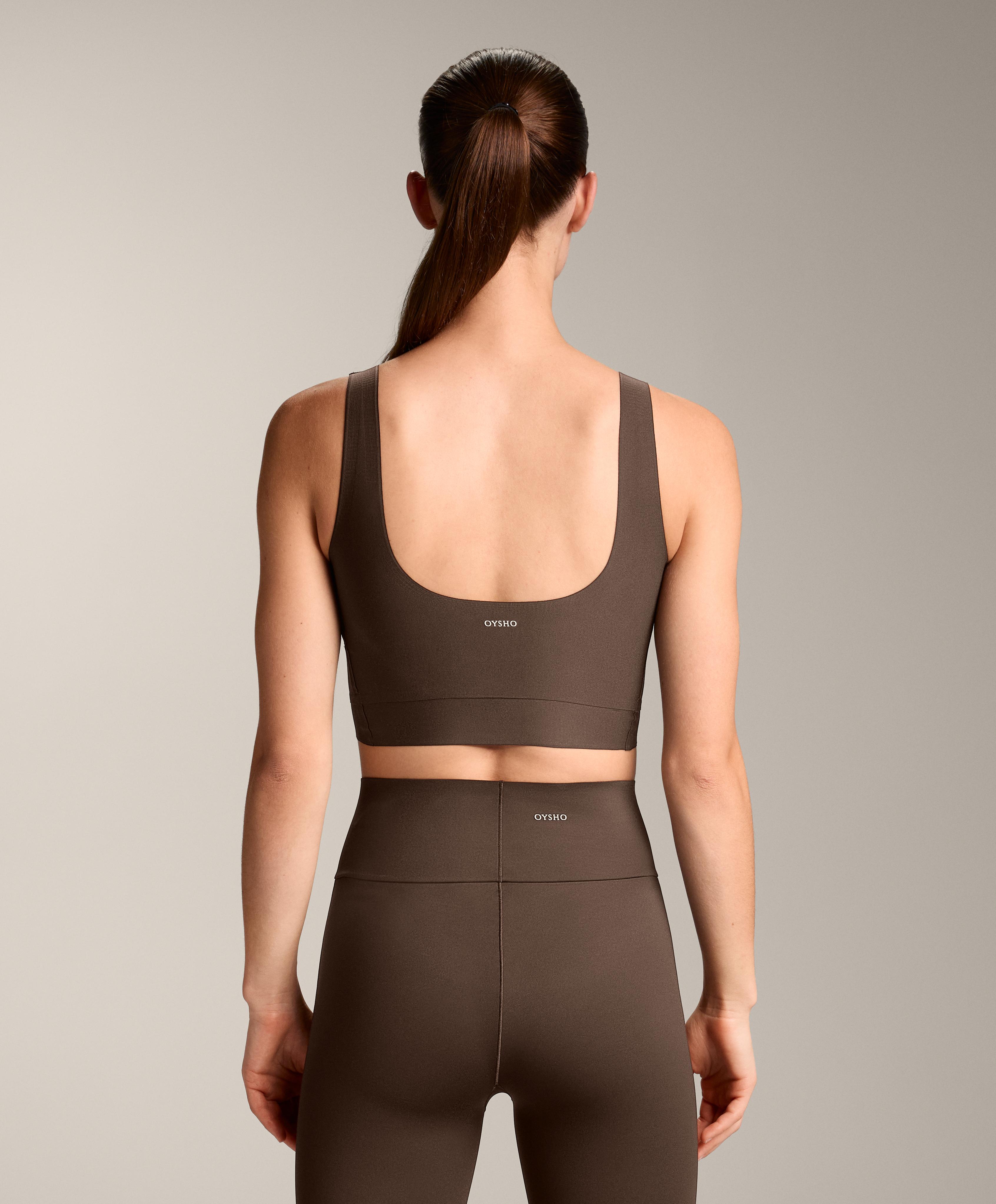 Perfect-adapt medium support sports bra with cups