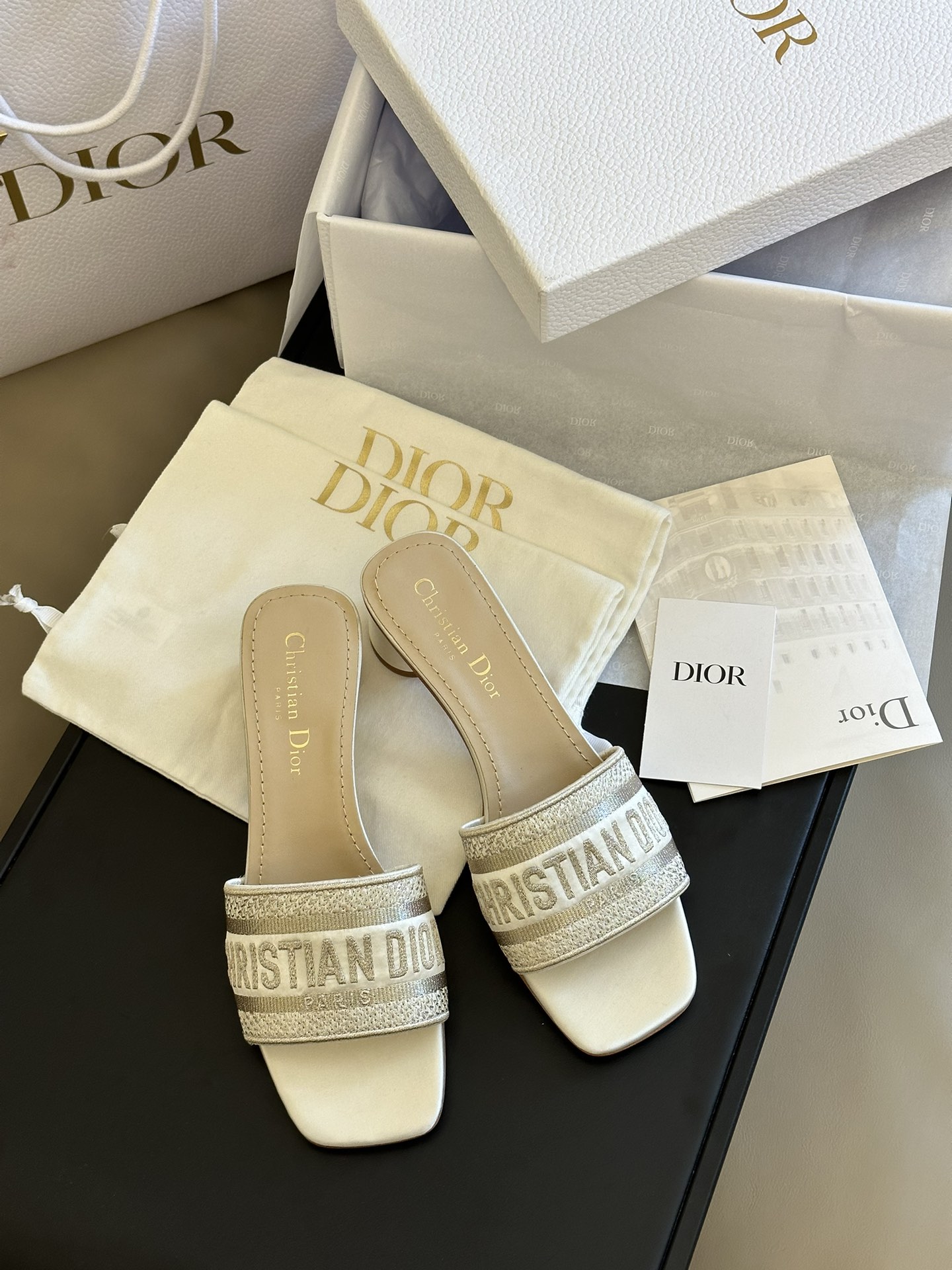 Dior New Women's Embroidered Slide Sandals — Stylish, Lightweight, and Versatile Open-Back Footwear with a Rounded Heel