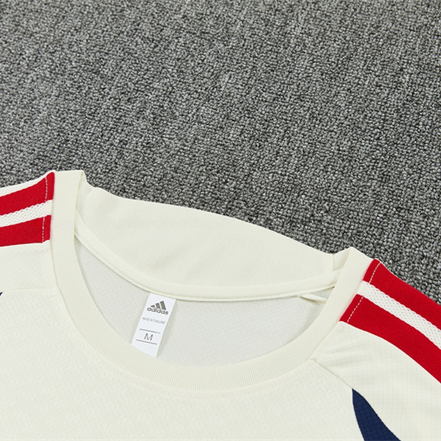 Bayern Munich 26-27 Kids Short-Sleeve Training Set - Cream Top & Deep Blue Shorts - UnitedFutballJersey