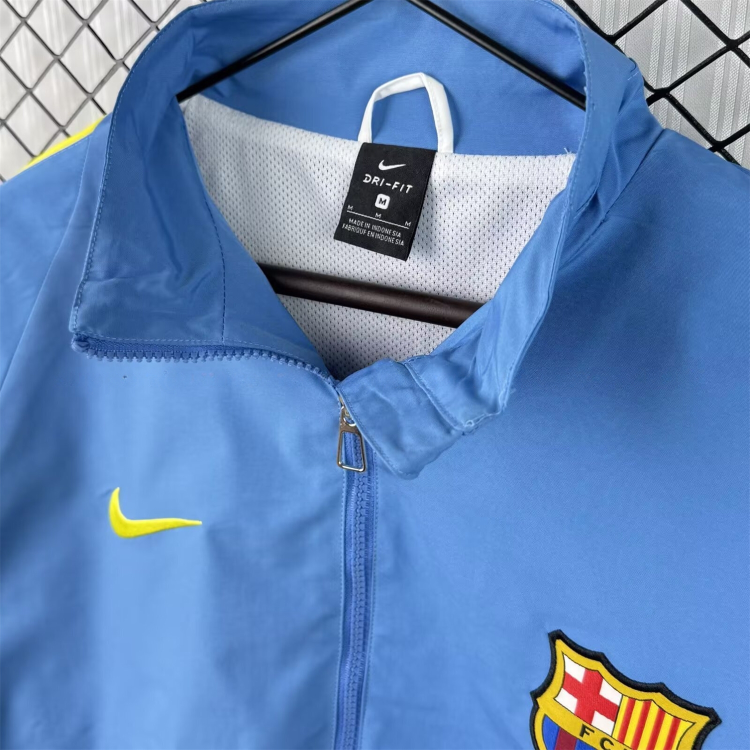 Retro Barcelona 2015-16 Windbreaker Jacket - Blue - UnitedFutballJersey