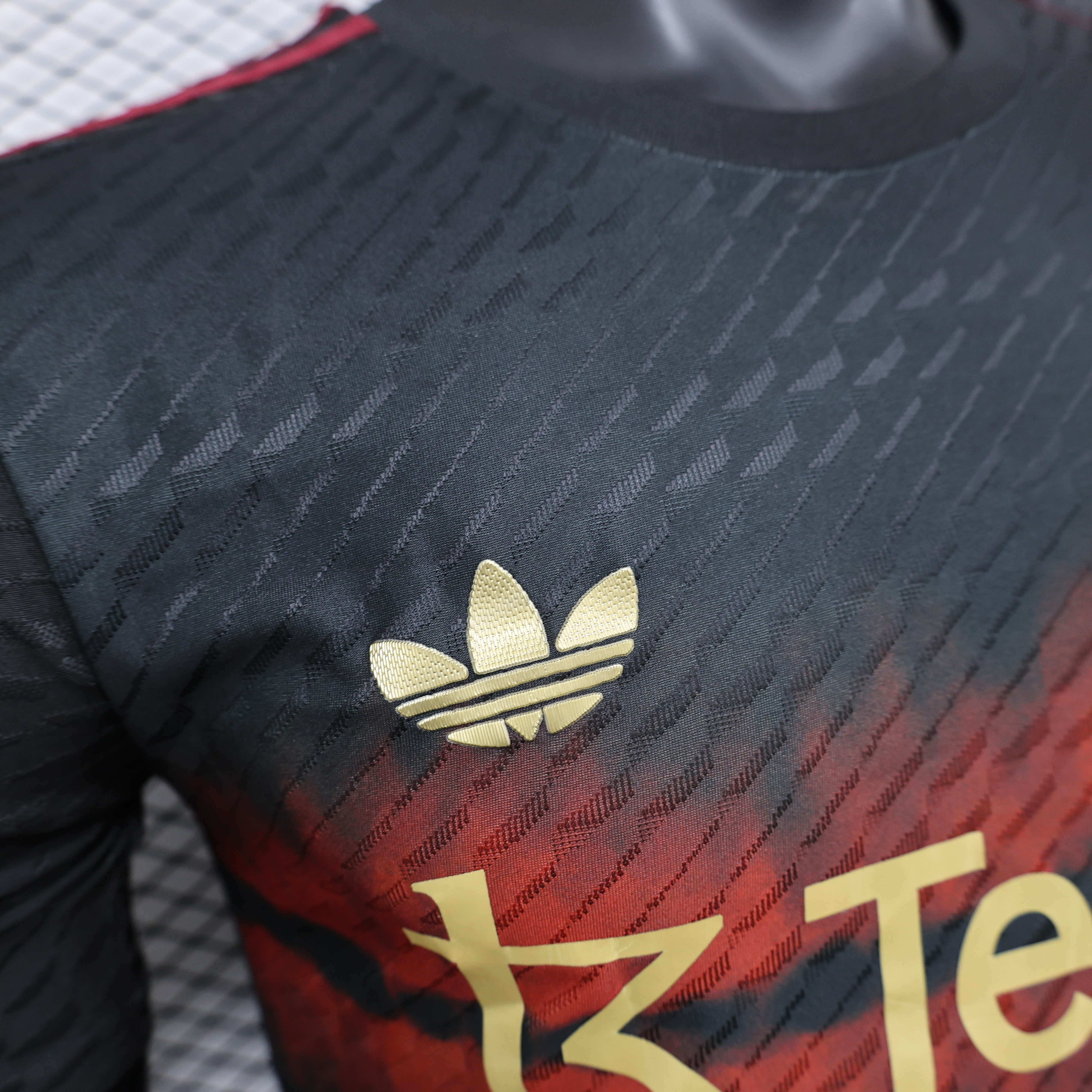2025/2026 Player Version Manchester United Training 02 Football Jersey 1:1 Thai quality