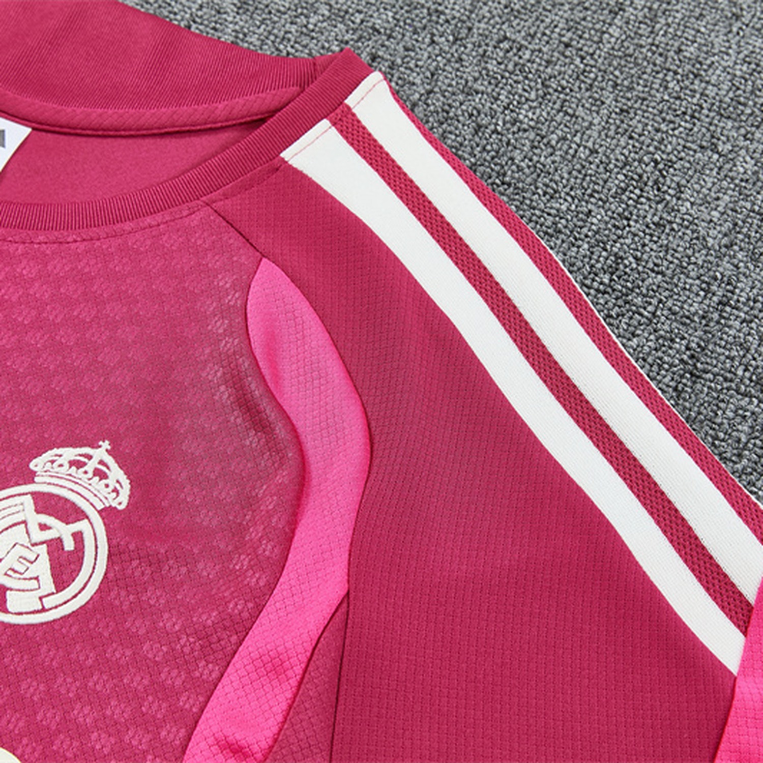 Real Madrid 26-27 Kids Short-Sleeve Training Set - Rose Red Top & Rose Red Shorts - UnitedFutballJersey