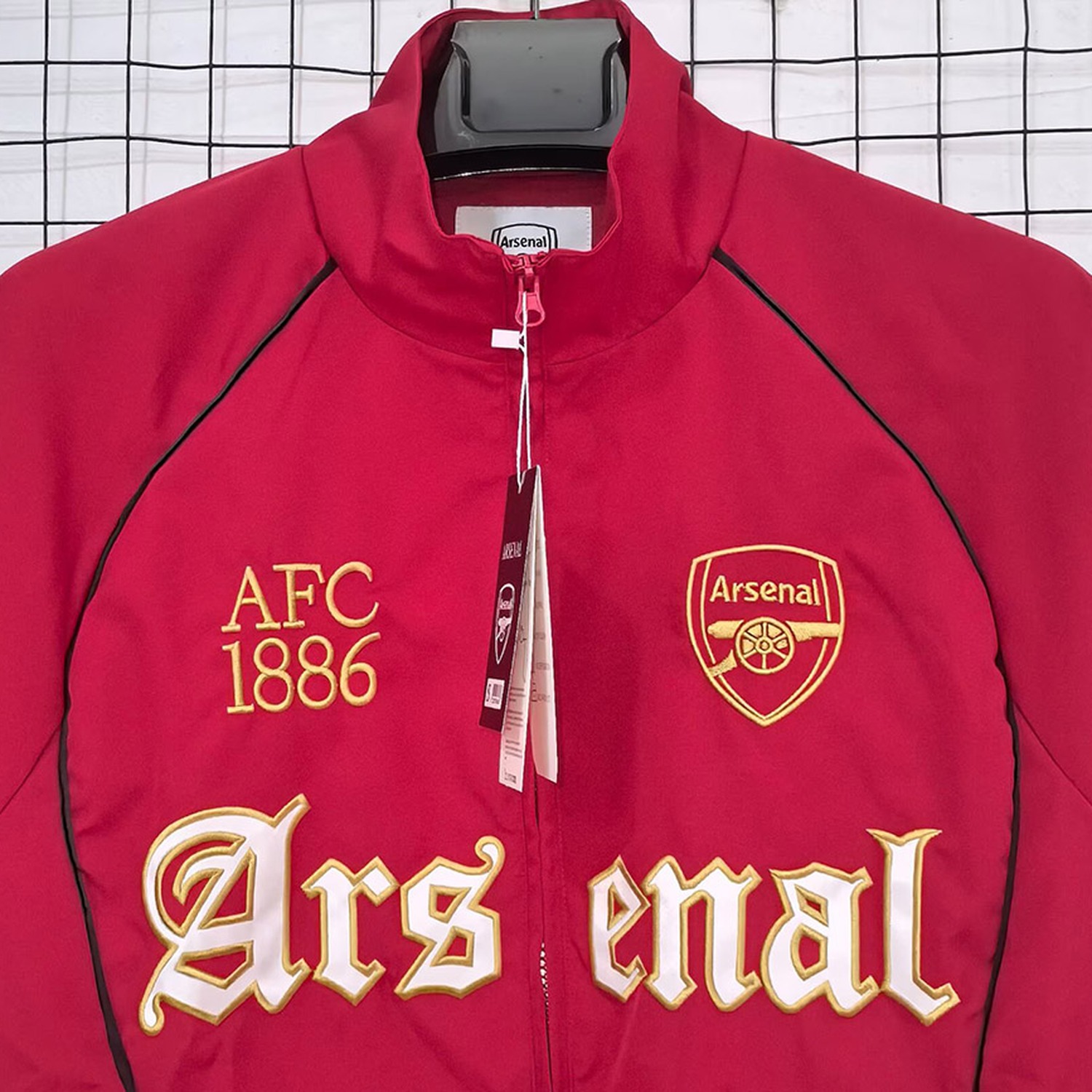 Arsenal 26-27 Graphic Mock-Neck Retro Style Red Windbreaker Jacket - UnitedFutballJersey
