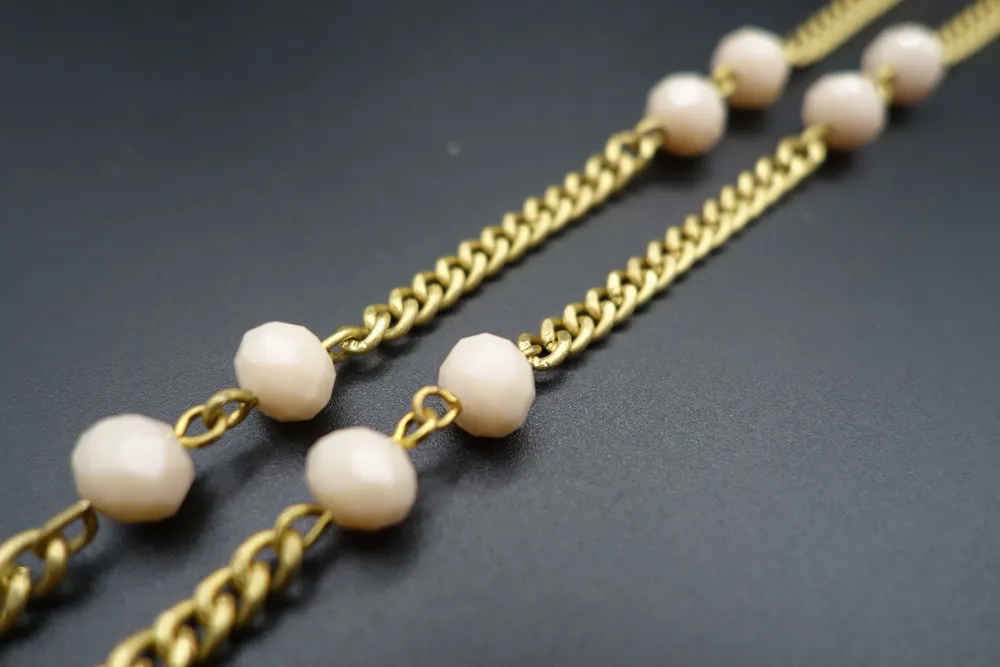 Ivory Glass Sunglasses Chain - Grocery