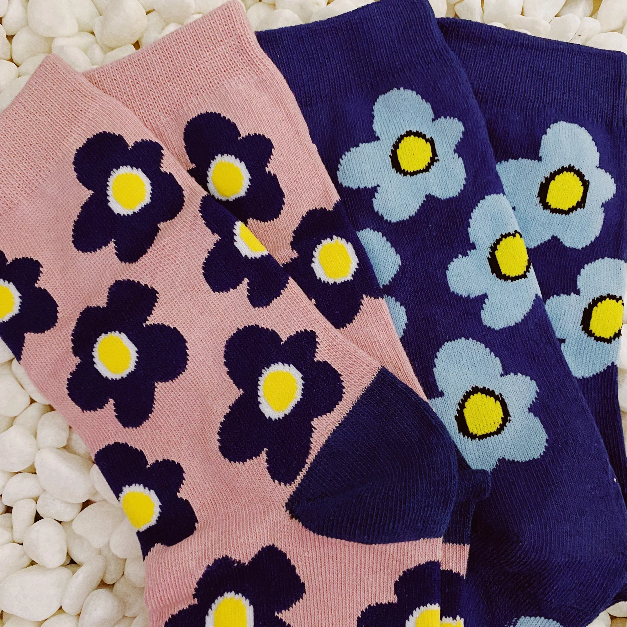 Modern Daisy Socks Set Of 2 Pairs - Grocery