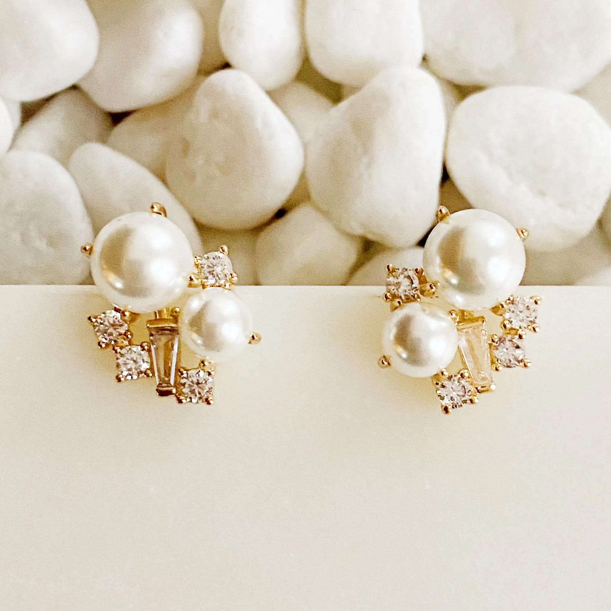 Estate Pearl And Shine Stud Earrings - Grocery