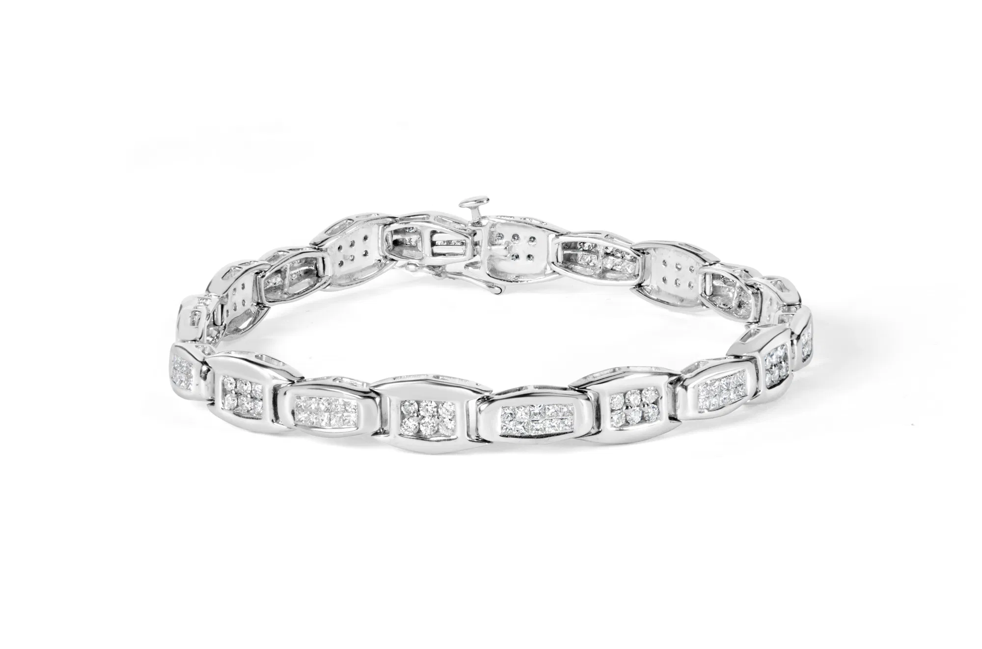 14K White Gold 2-1/2 Cttw Round-Brilliant & Baguette Cut Diamond 7