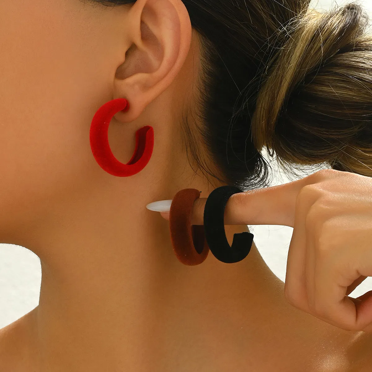 Elegant Suede Hoop Earrings - Chic and Comfortable Accessories for Women - Grocery