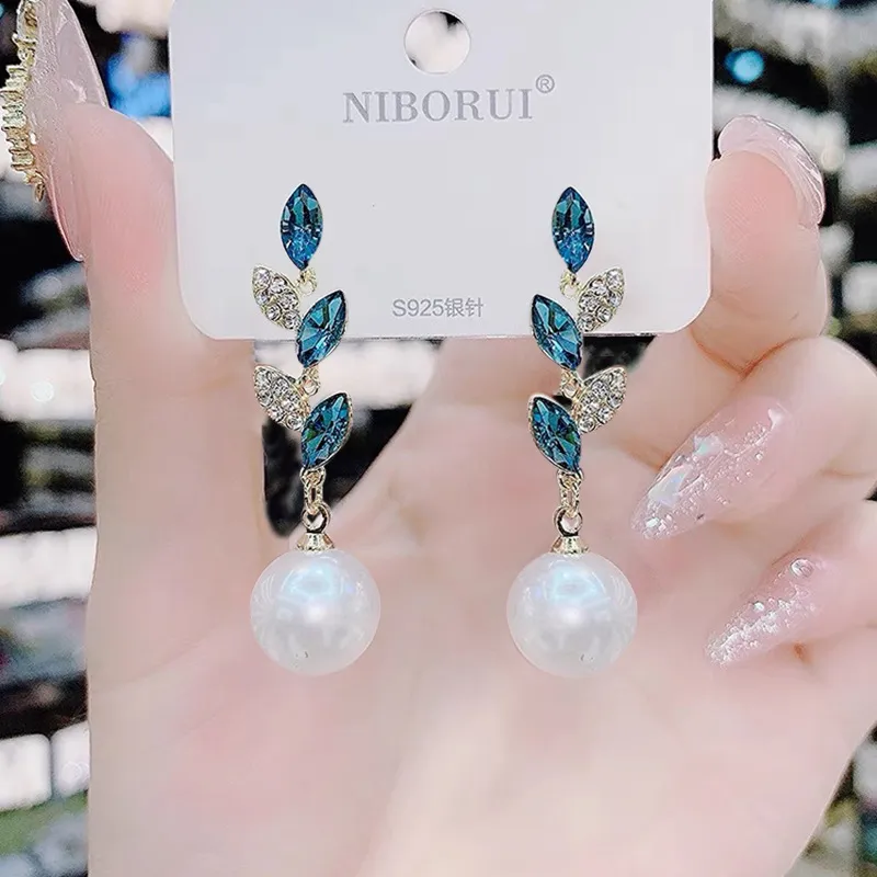 Women's Earrings In Geometric Crystal Glass - Grocery