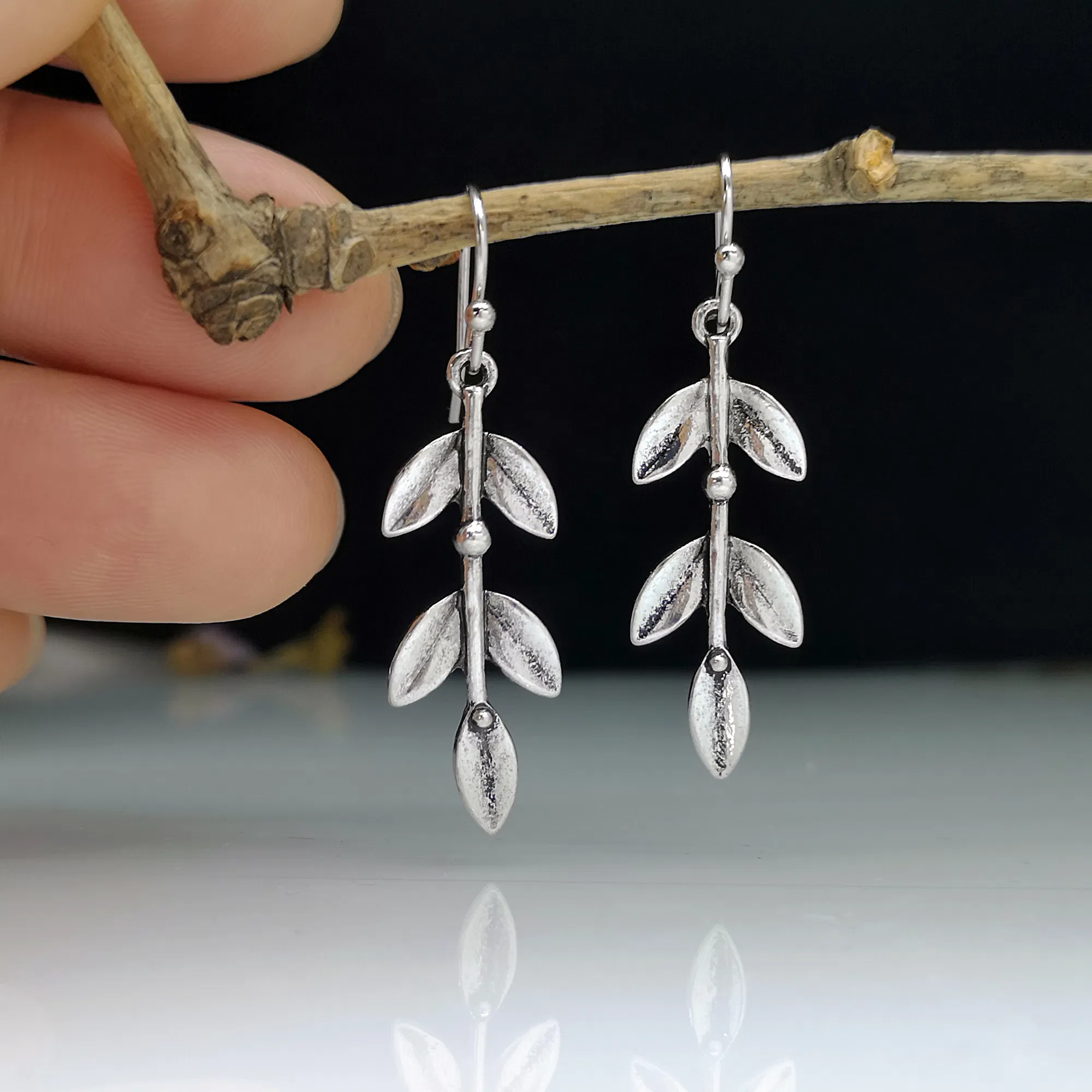 Long Leaf Shape Pendant Drop Earrings Exquisite Vintage Style Ear Jewelry Decor Boho Style - Grocery