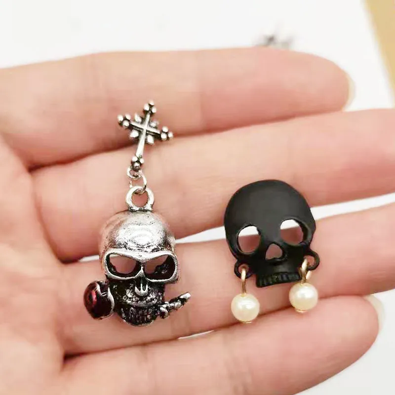 Christmas Halloween Dark Skull Stud Earrings - Grocery