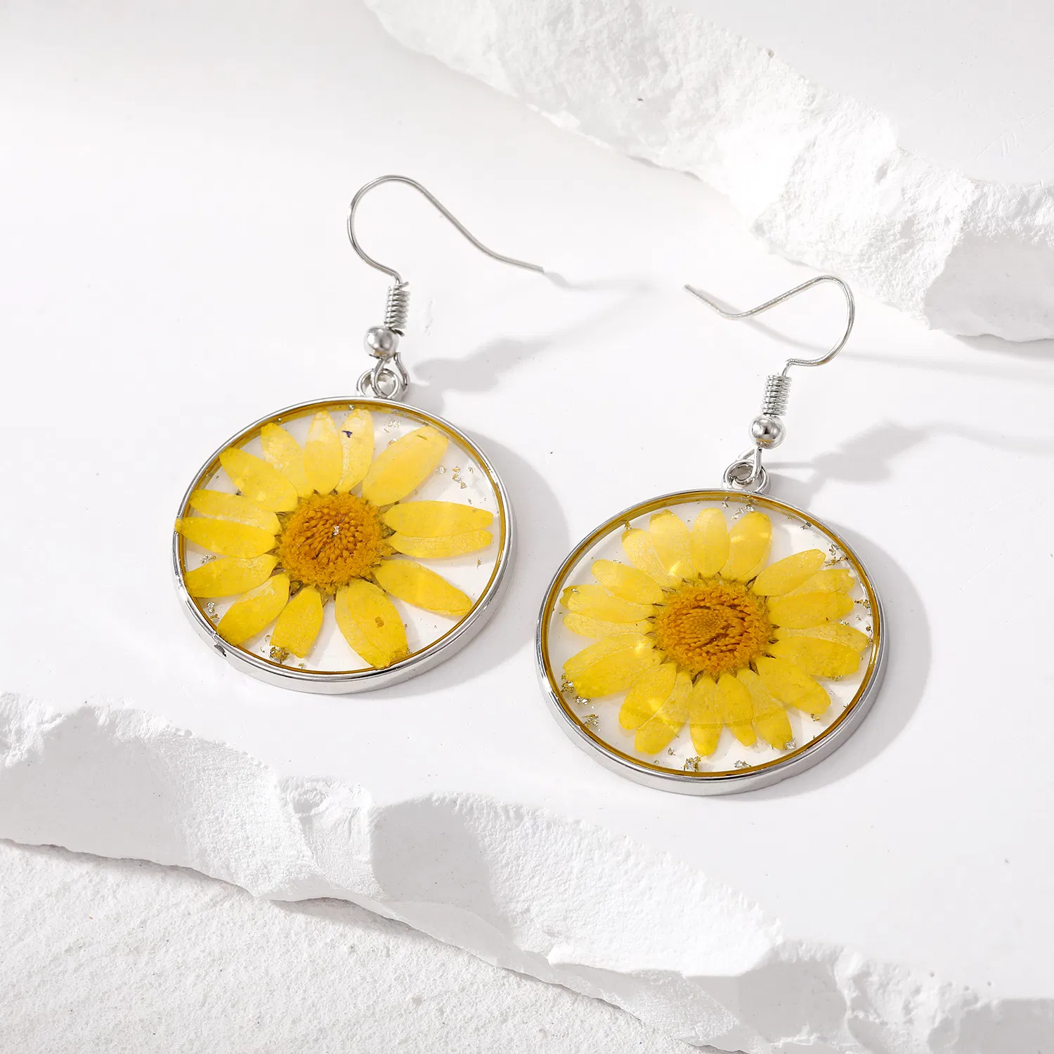 Transparent Personalized Fashion Retro Simple Small Natural Dry Flower Earrings - Grocery