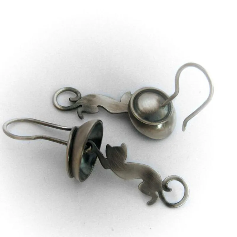 Vintage Niche Design Silhouette Cat Earrings - Grocery