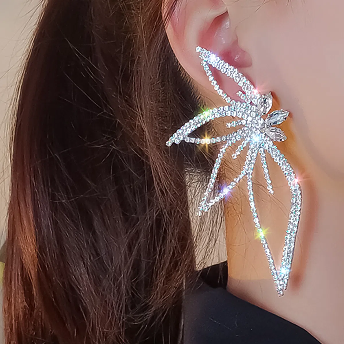 Allover Rhinestone Exaggerated Maple Leaf Stud Earrings - Grocery