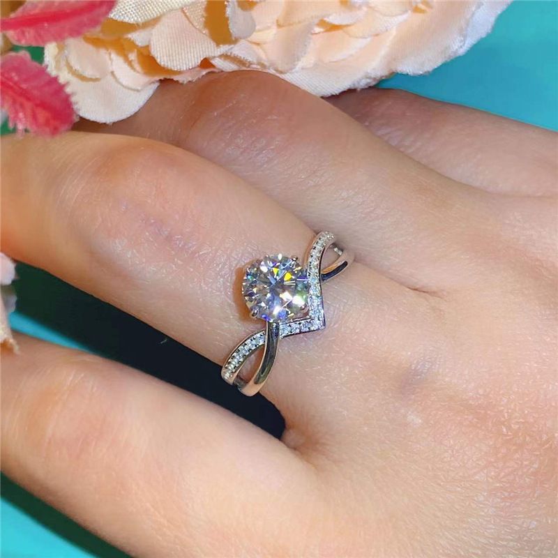 White Gold Four-Claw Moissanite Lace Ring - Grocery