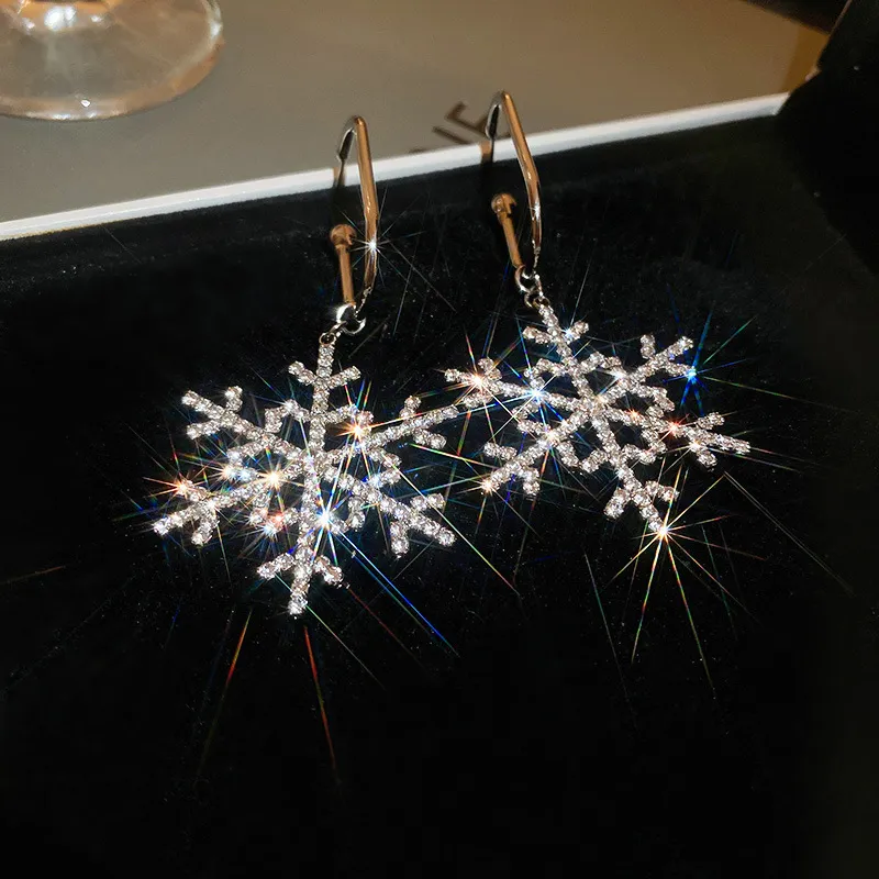 Silver Needle Pearl Diamond Snowflake Christmas Earrings - Grocery
