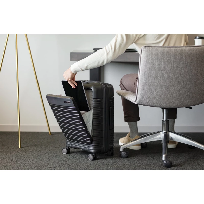 Samsonite Triple Black Elevation™ Plus Carry-On Spinner Carry On Luggage | 6507-PGJFU - Samsonite Outlet Store