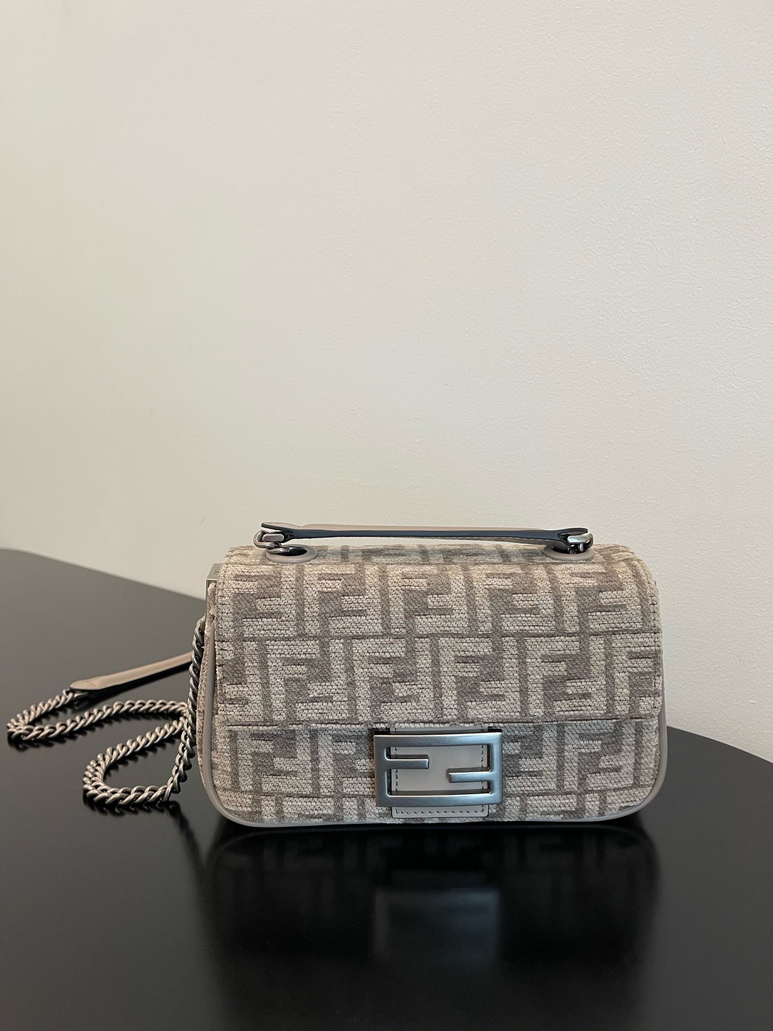 FENDI Conic Baquette Chain Bag