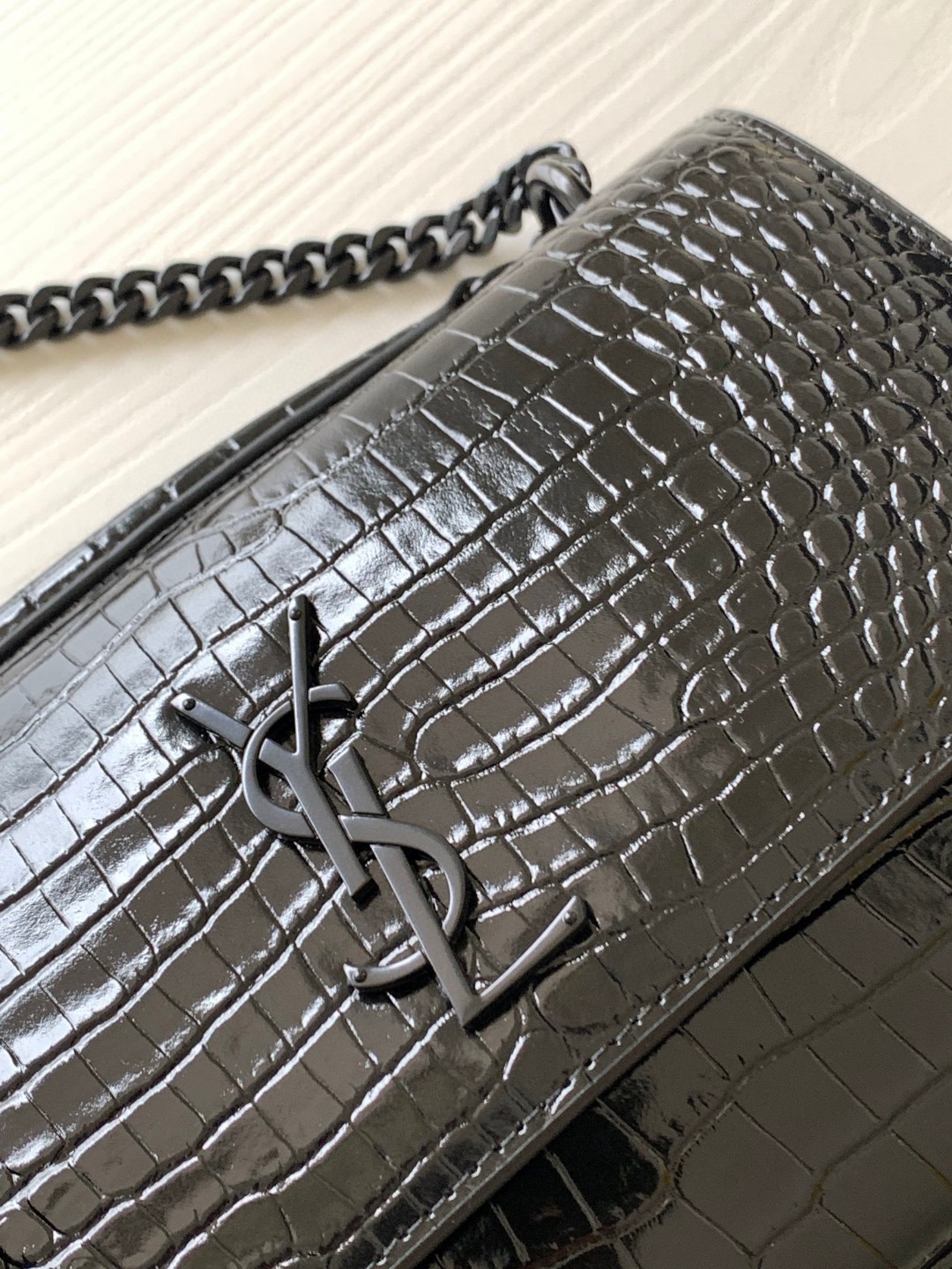 Saint Laurent Classic Chain Shoulder/Crossbody Bag for Women  in Black