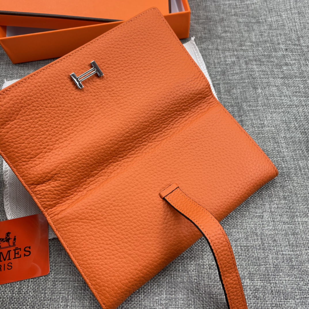 Hermès Bi-Fold Wallet