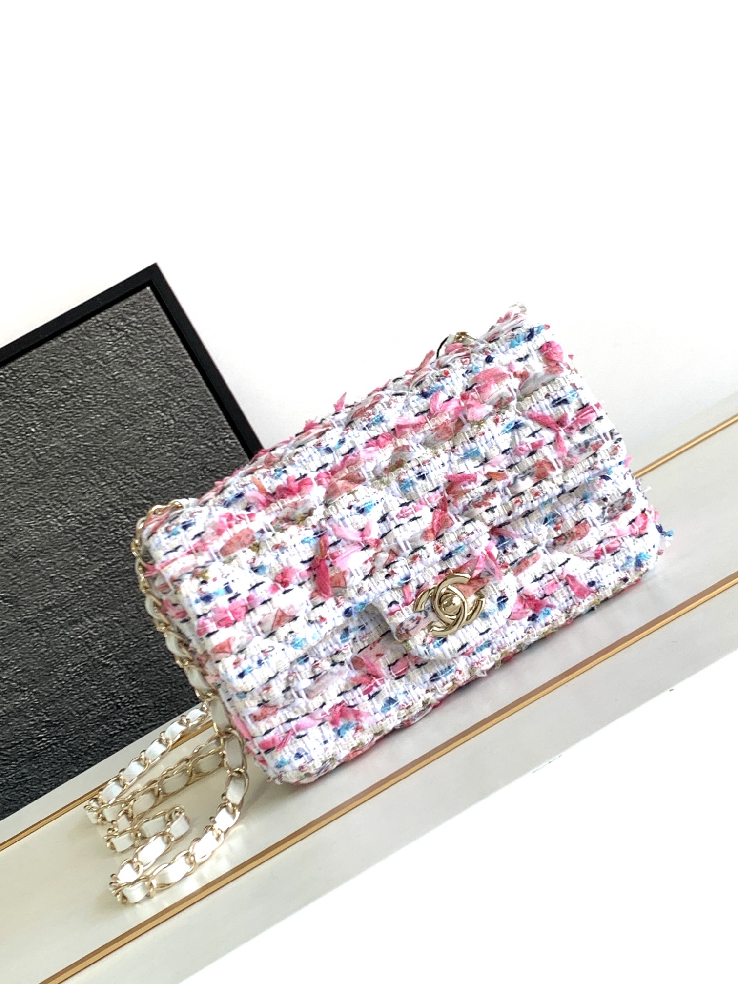 Chanel Autumn-Winter Tweed Elegant Crossbody Bag