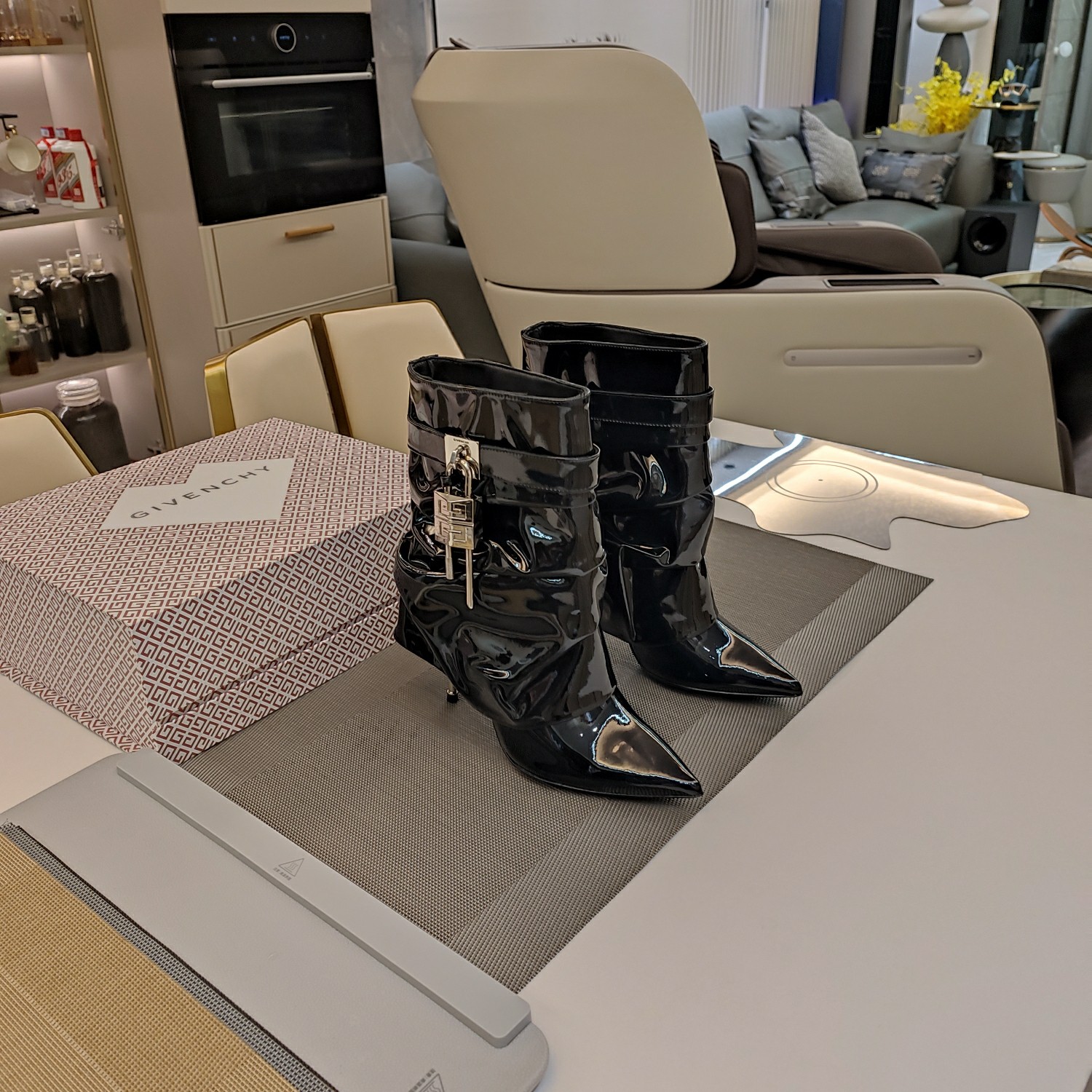 Givenchy Patent Leather Pointed-Toe High-Heeled Short Boots