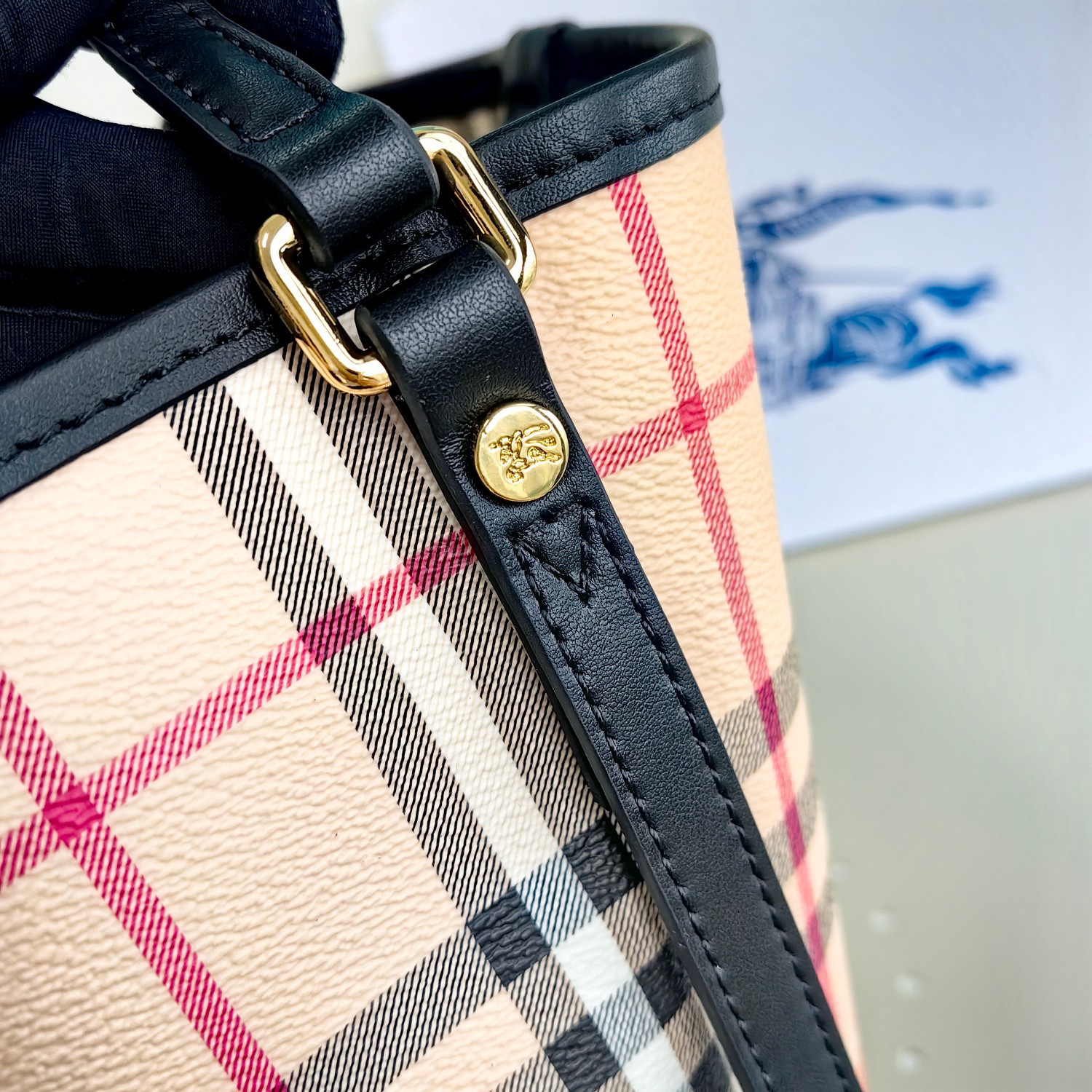 Burberry's Most Classic Matching Tote Bag