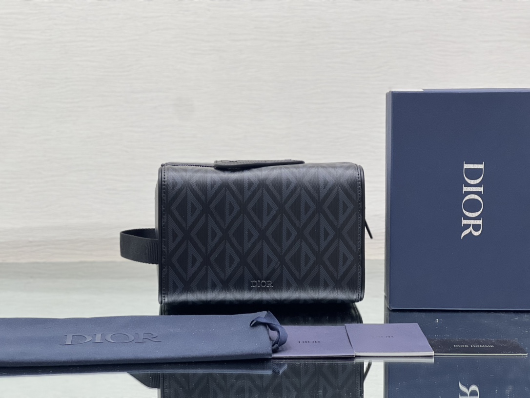 DIOR Lingot Toiletry Bag