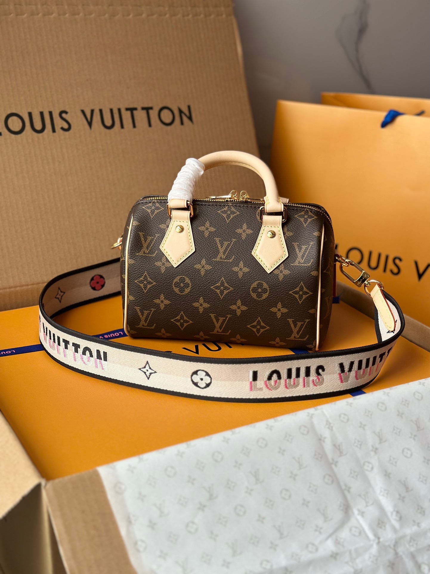 Louis Vuitton Classic Vintage-Inspired Crossbody/Shoulder Bag
