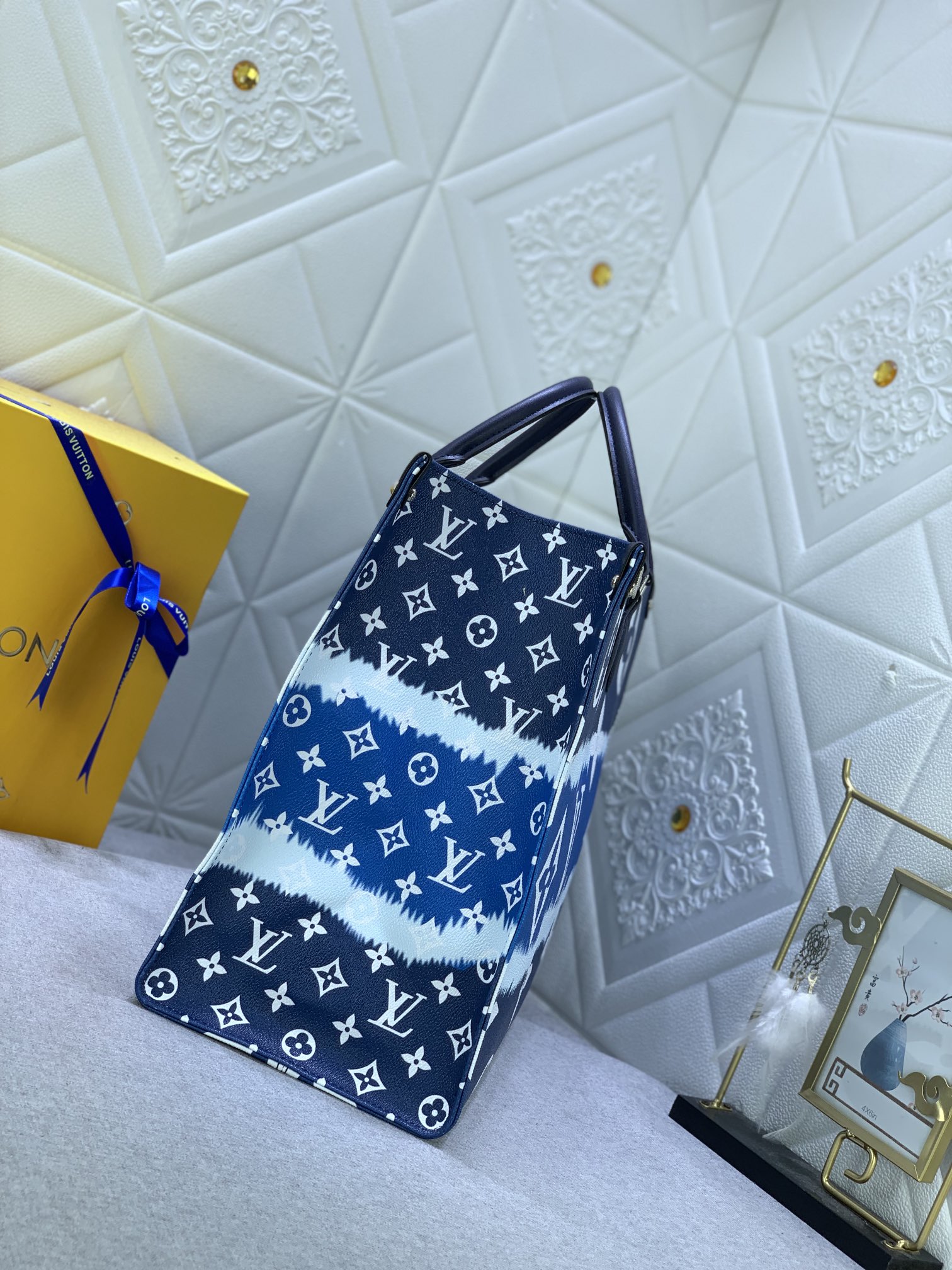 Louis Vuitton Classic Fashionable Tote Bag