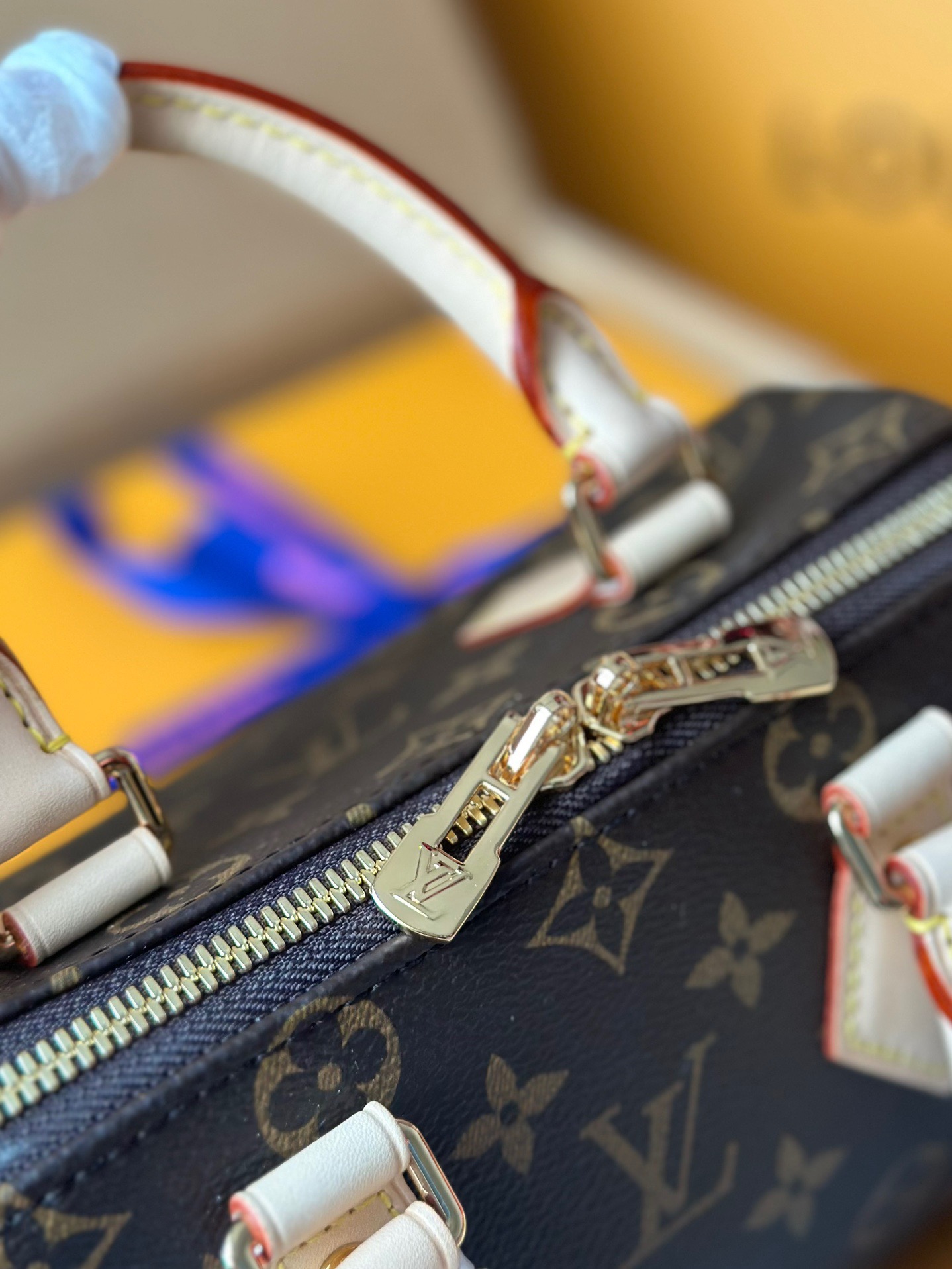 Louis Vuitton Classic Vintage-Inspired Crossbody/Shoulder Bag