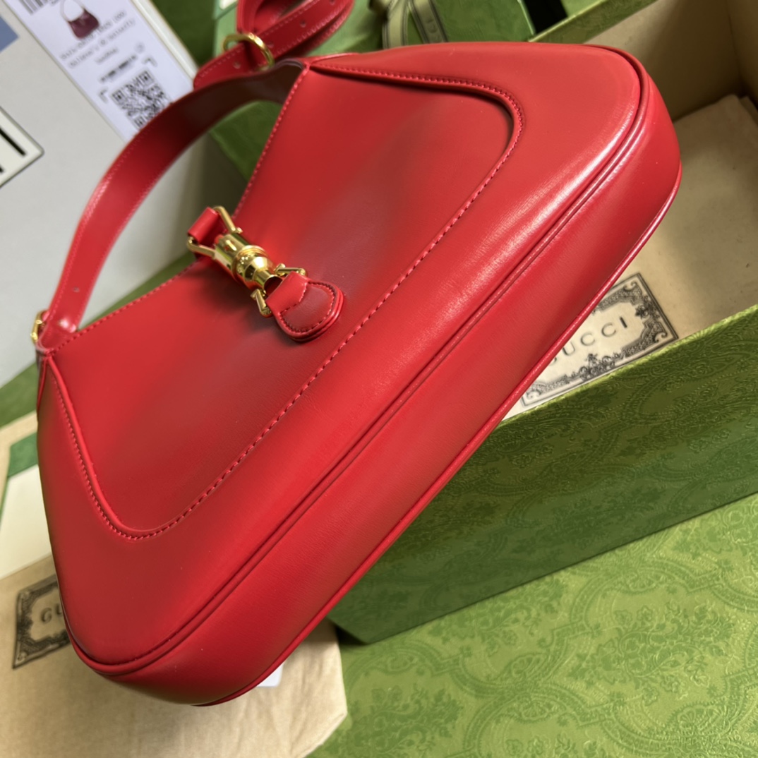 Gucci Classic Vintage Leather Underarm Handbag with Modern Touch