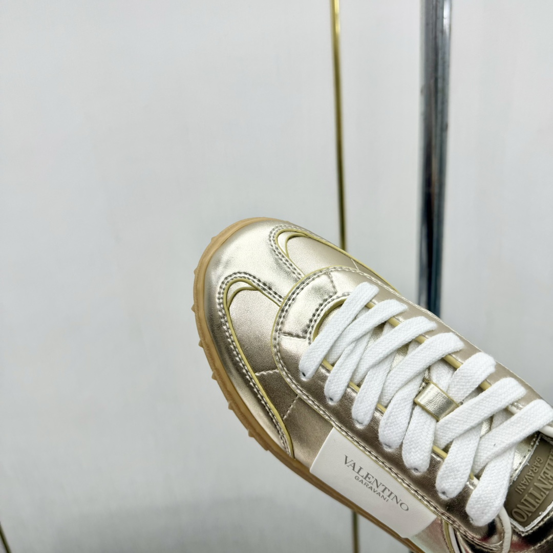 Valentino ONE STUD 2024 New Arrival Calfskin Lace-Up Trainer Sneakers