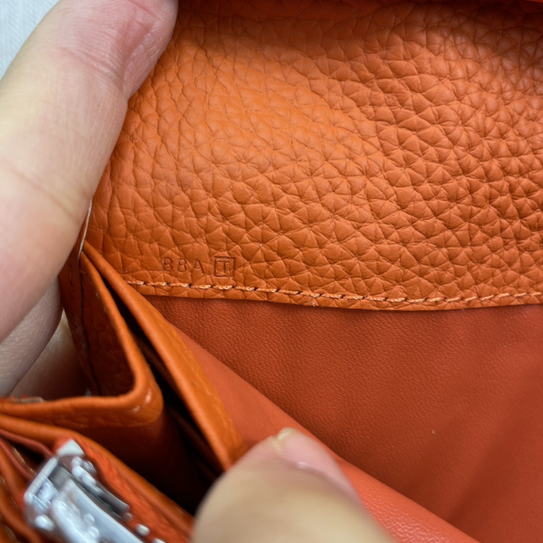 Hermès Bi-Fold Wallet