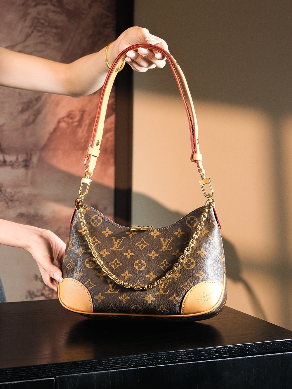 LV Diamond-shaped Chip Bouncing Croissant with 𝐁𝐎𝐔𝐉𝐄𝐉𝐎𝐘𝐙𝐄