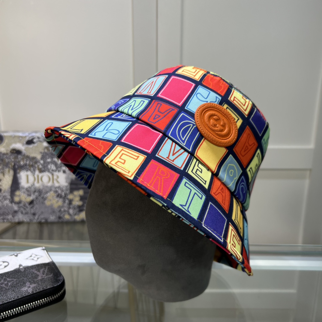GUCCI Color-Block Fisherman Hat