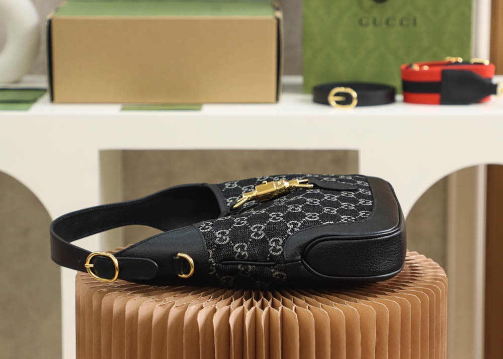 Gucci Canvas Crossbody&Undream Bag