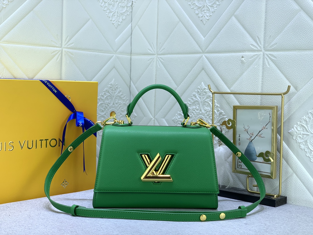 Louis Vuitton Stylish Versatile Leather Crossbody/Shoulder Bag