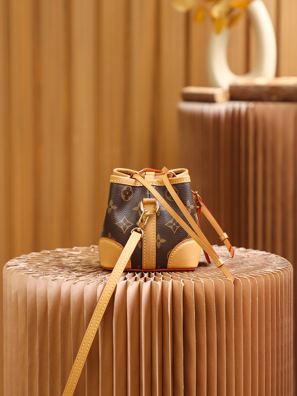 Louis Vuitton Versatile Bucket Bag with Handle and Strap