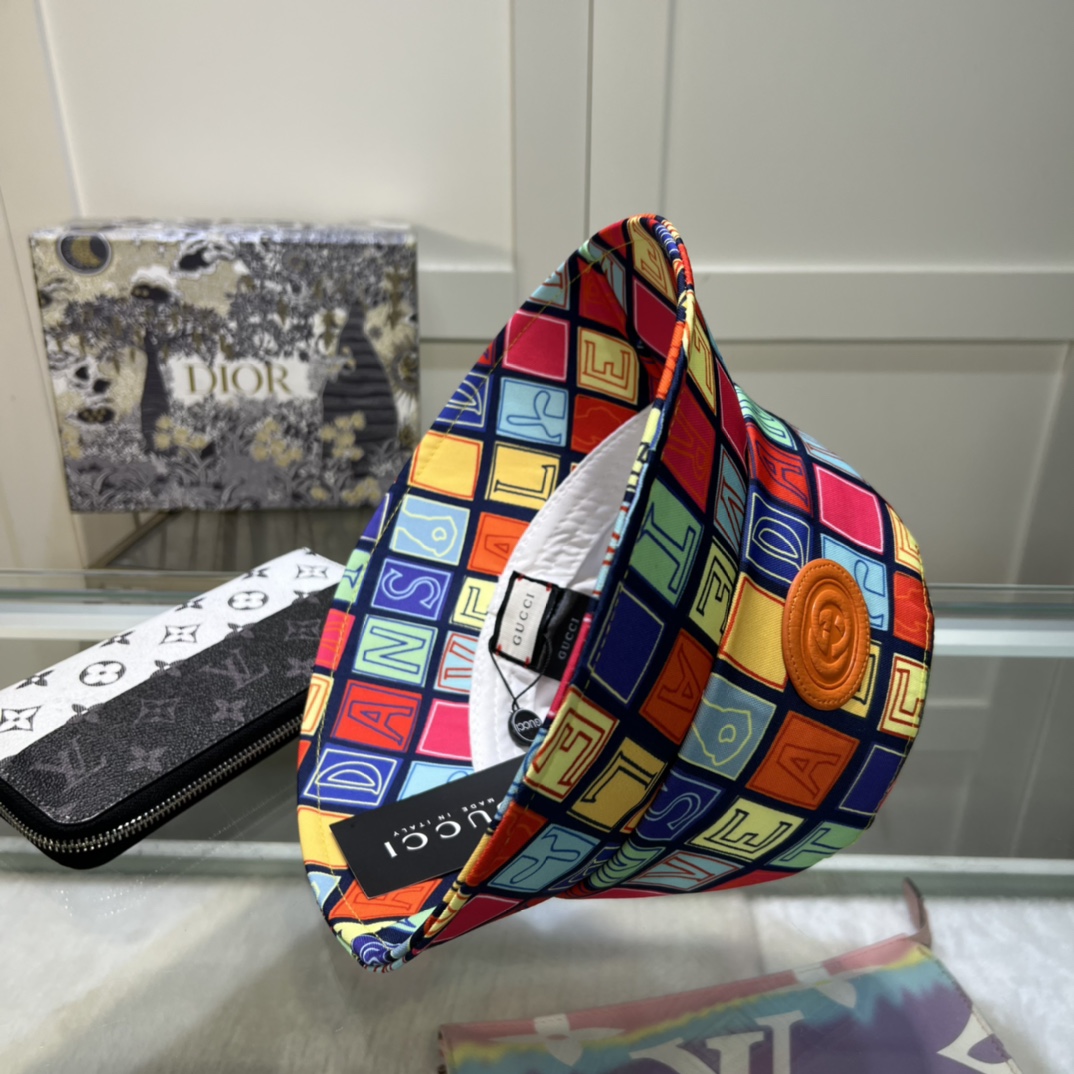 GUCCI Color-Block Fisherman Hat