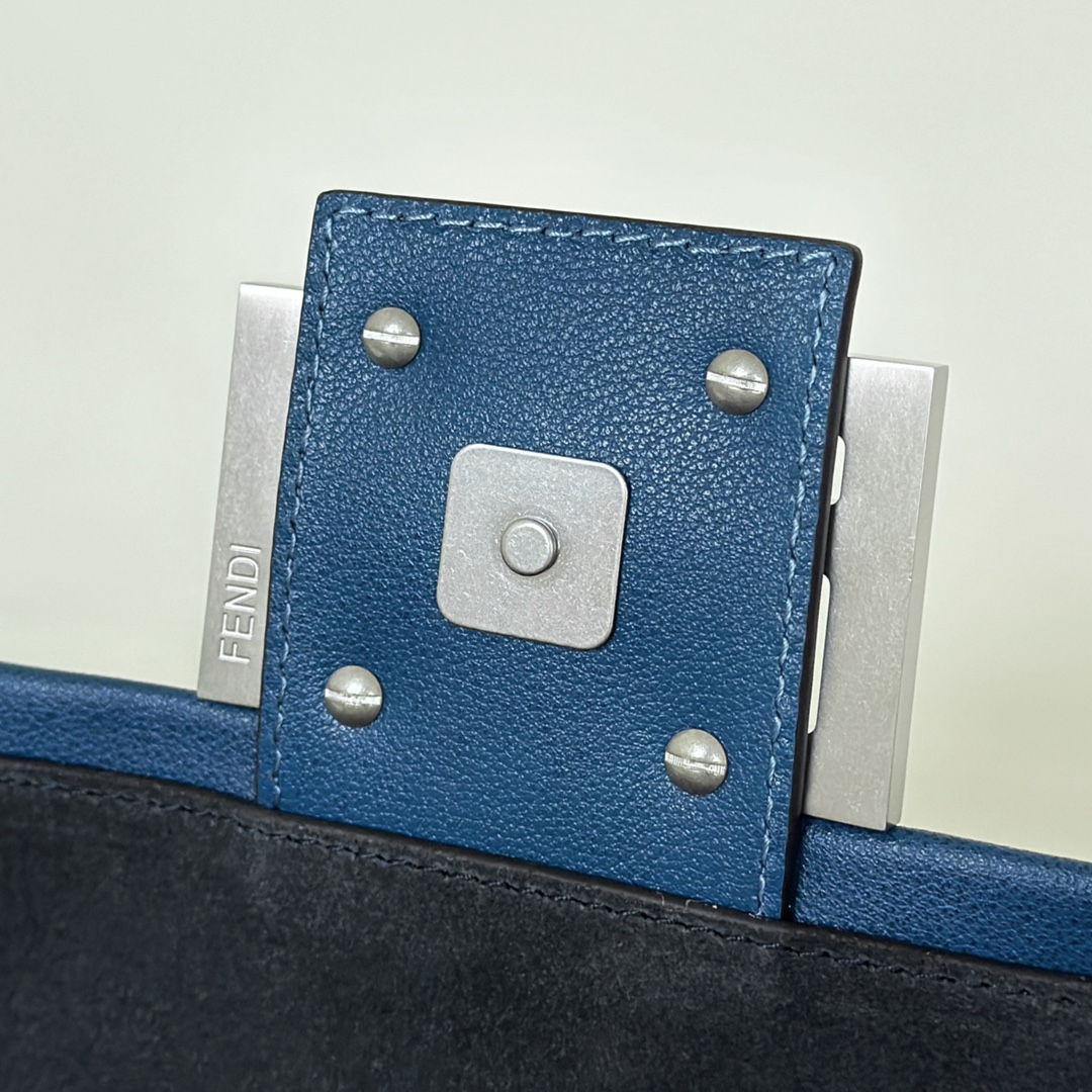 Fendi Baguette Large Chain Handbag