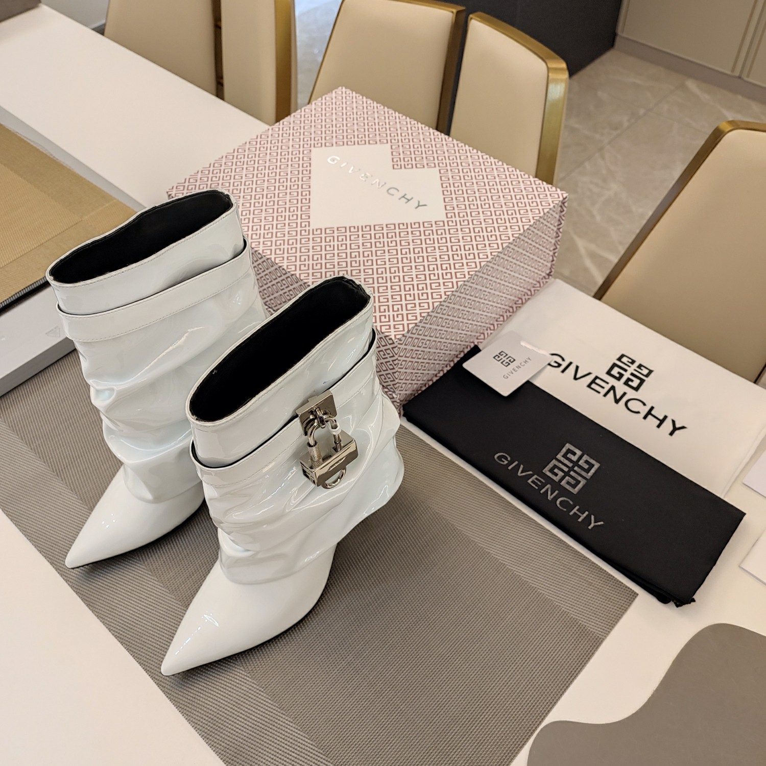 Givenchy Patent Leather Pointed-Toe High-Heeled Short Boots