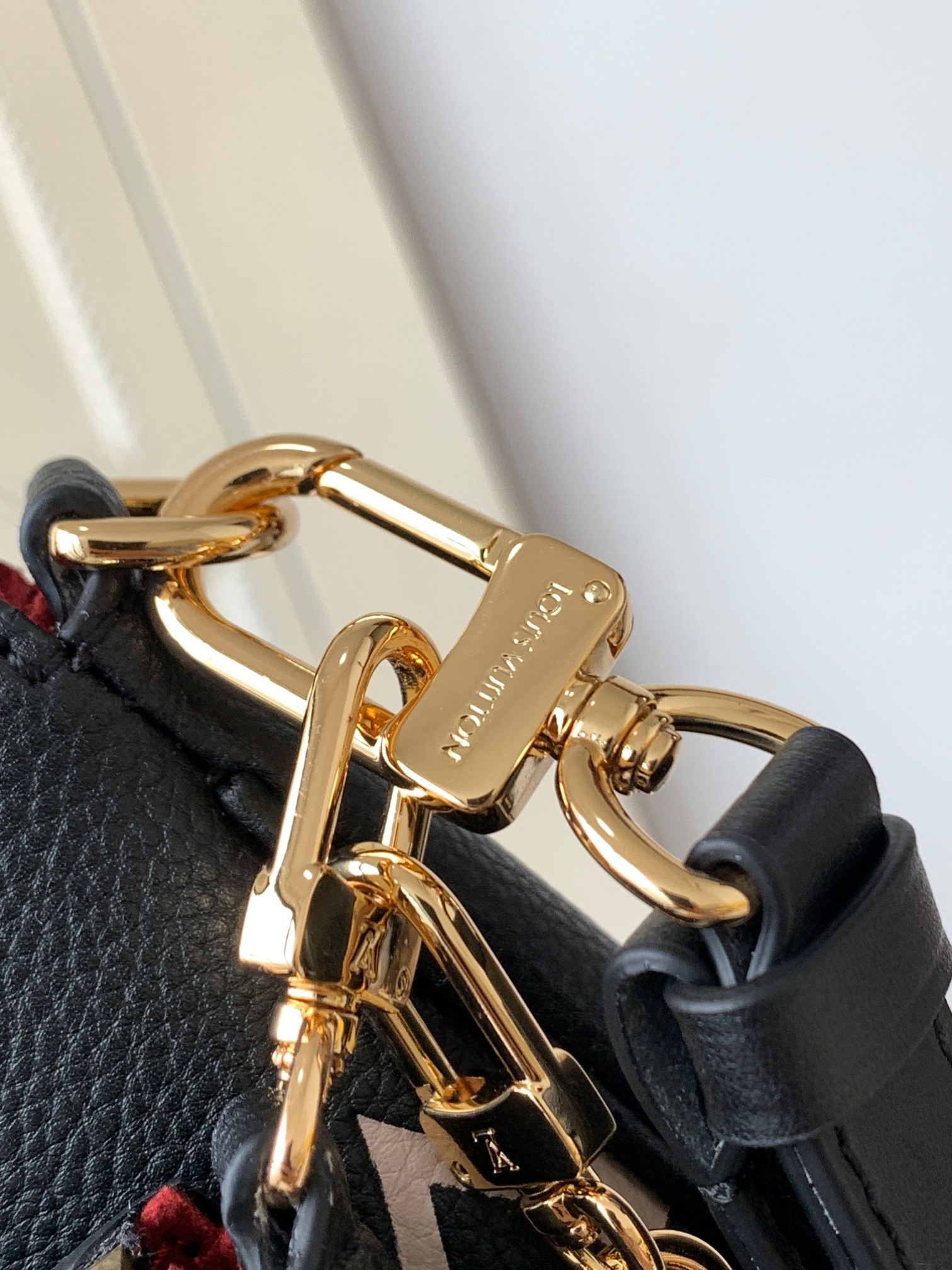 Louis Vuitton Classic Vintage-Inspired Crossbody/Shoulder Bag