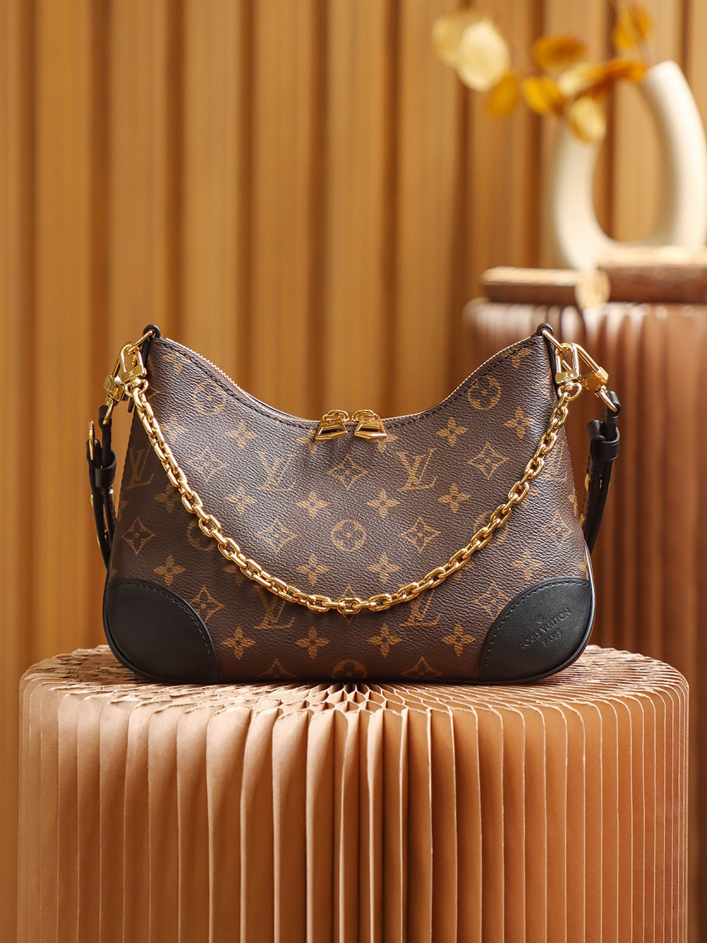 Louis Vuitton Classic Vintage-Inspired Underarm Bag