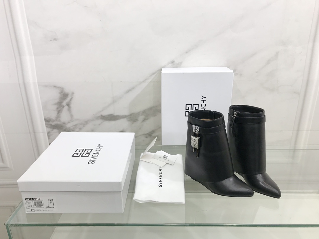 Givenchy Classic Leather Ankle Boots