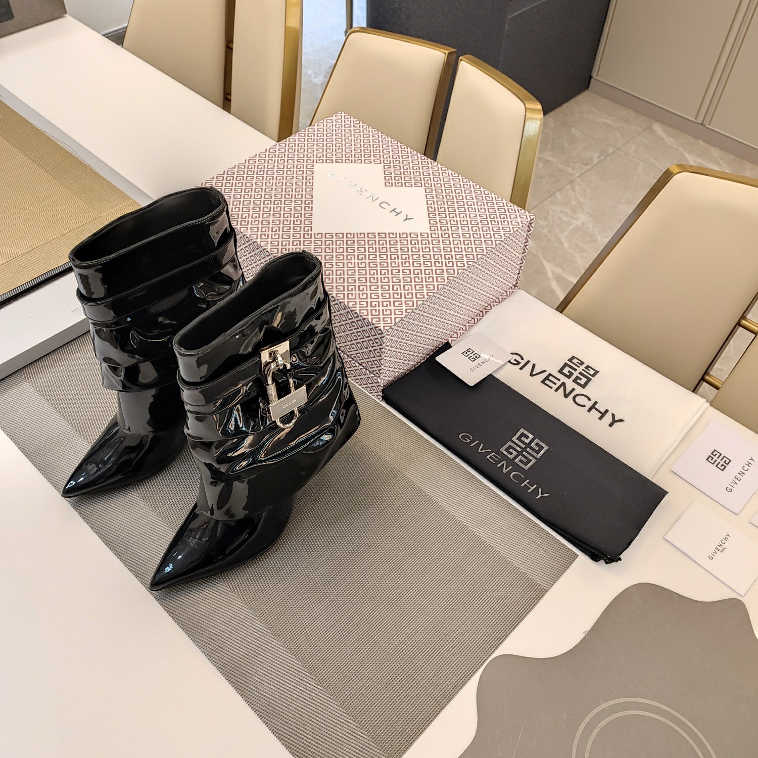 Givenchy Patent Leather Pointed-Toe High-Heeled Short Boots