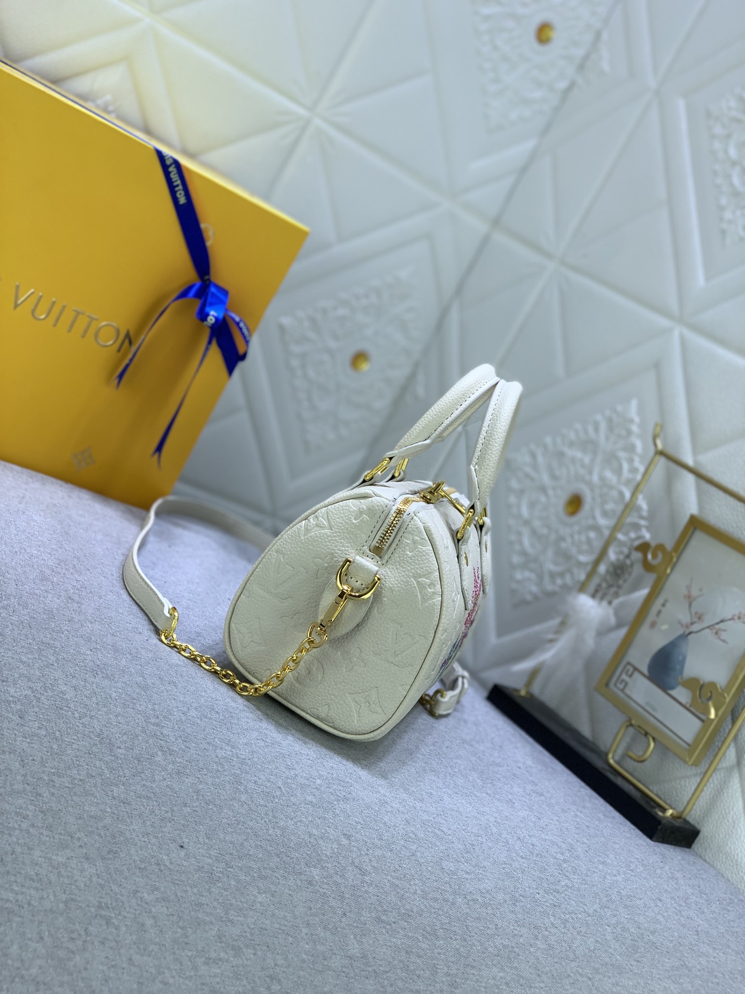 Louis Vuitton Stylish Versatile Leather Crossbody/Shoulder Bag