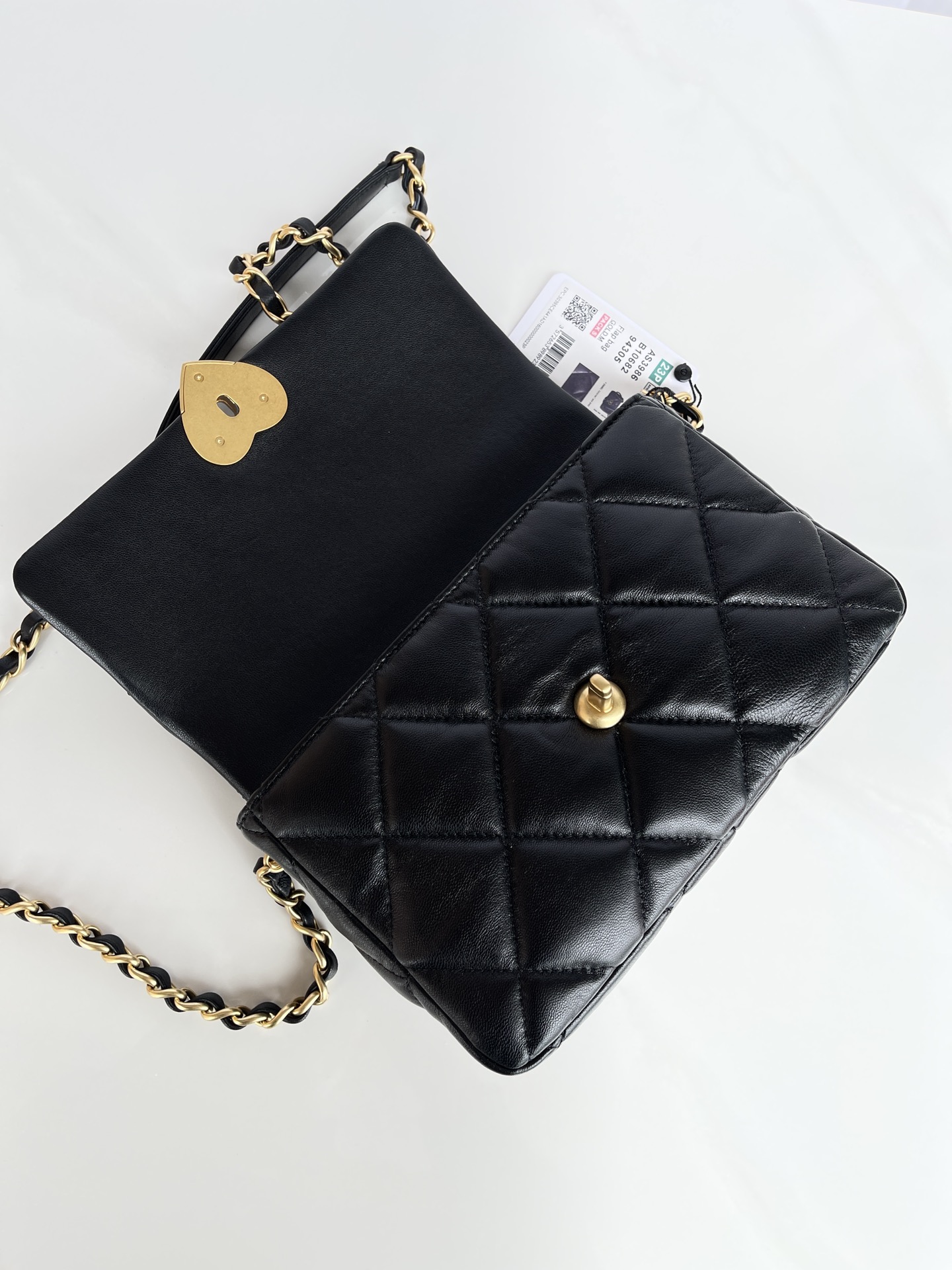 Chanel Cracked Grainy Leather Crossbody Bag