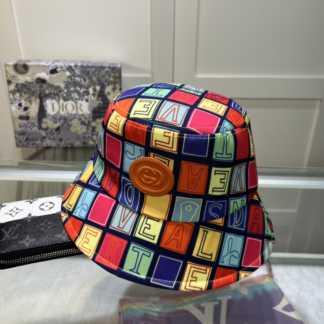 GUCCI Color-Block Fisherman Hat