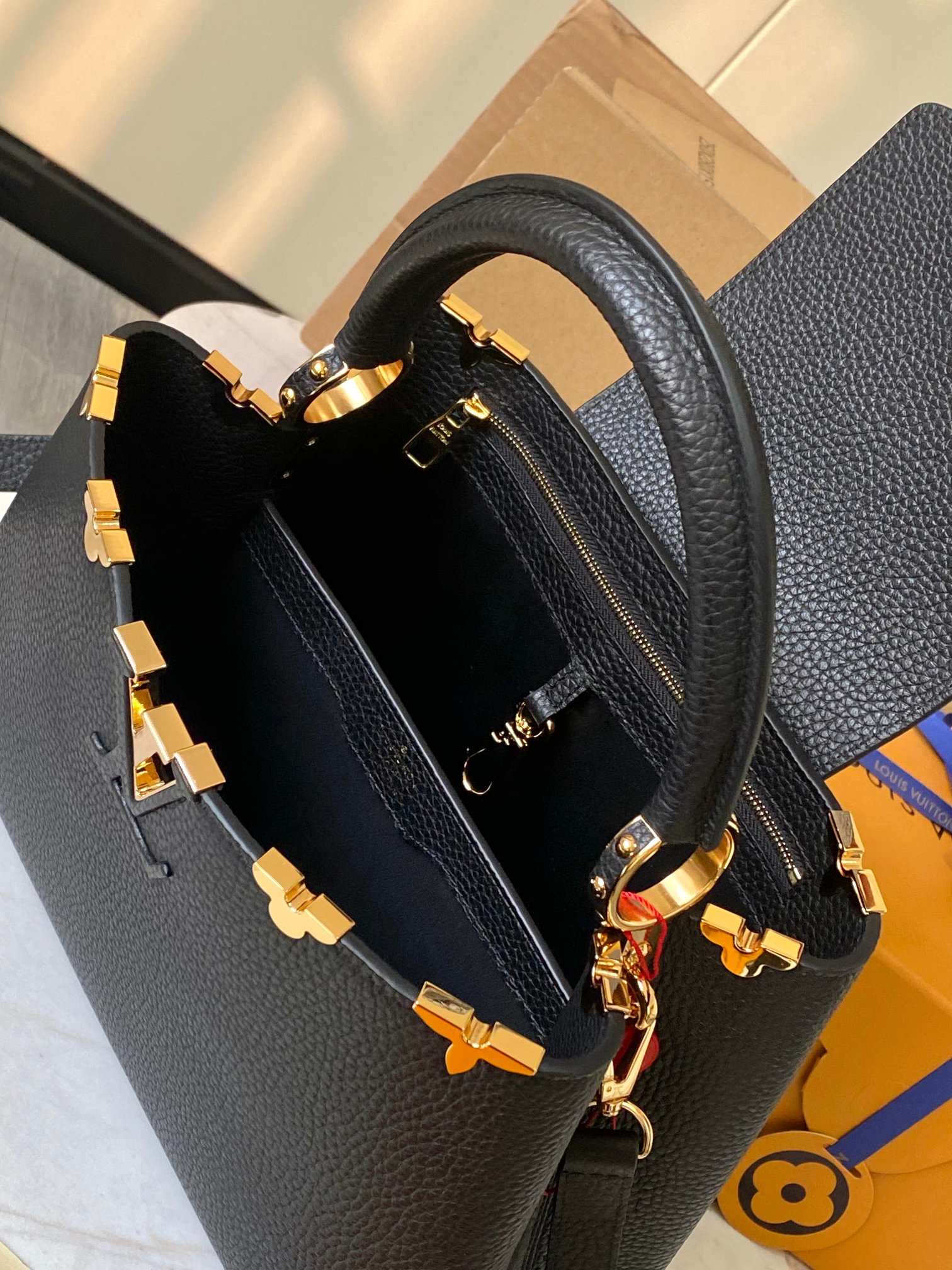 Louis Vuitton Capucines Flower Crown Handbag（Three Sizes）